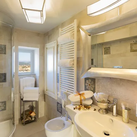 Daire Il Cipresso Home Tower Qk Costa 58 *